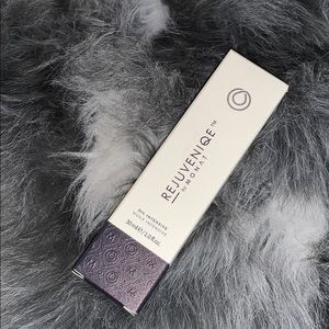 Monat Rejuveniqe oil